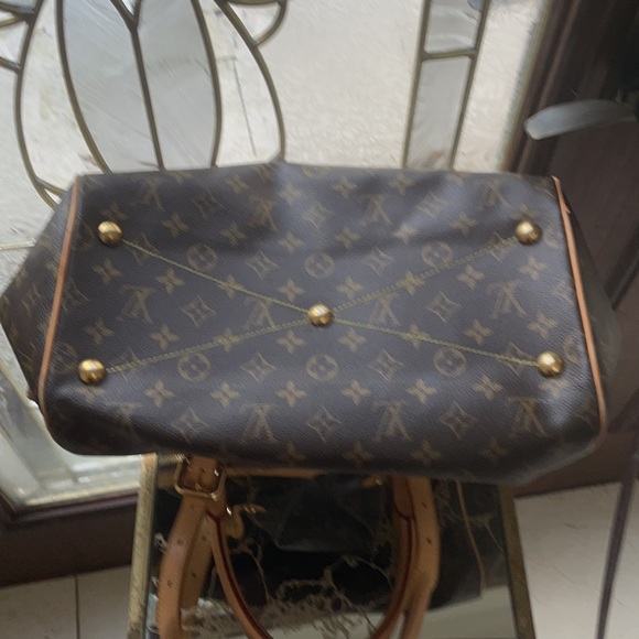 Louis Vuitton Shoulder Bag - Picture 10 of 10